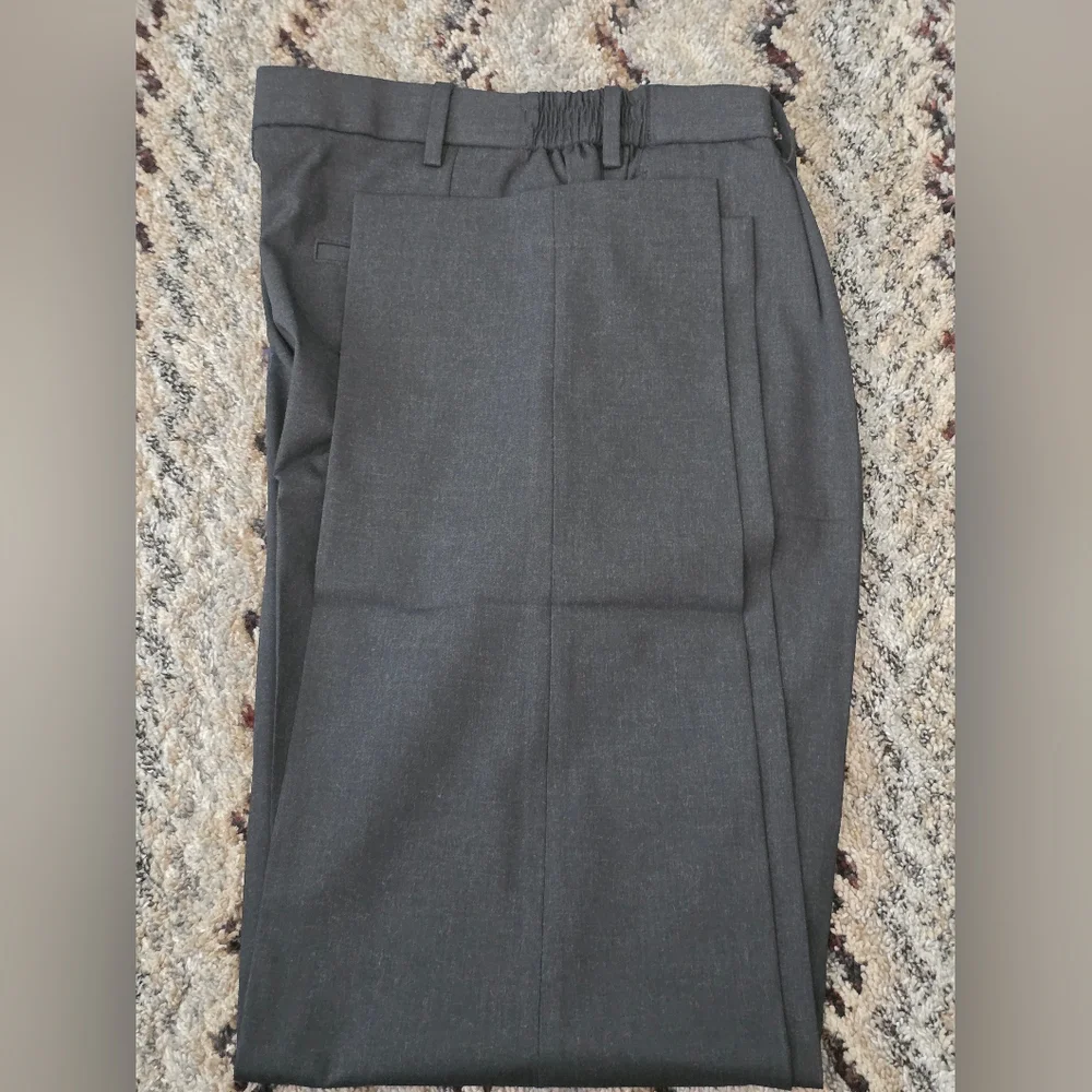 Tommy Hilfiger Mens Dress Pants 32x30 Charcoal Wrinkle Free NWT  $95 Relax Fit - Picture 6 of 7